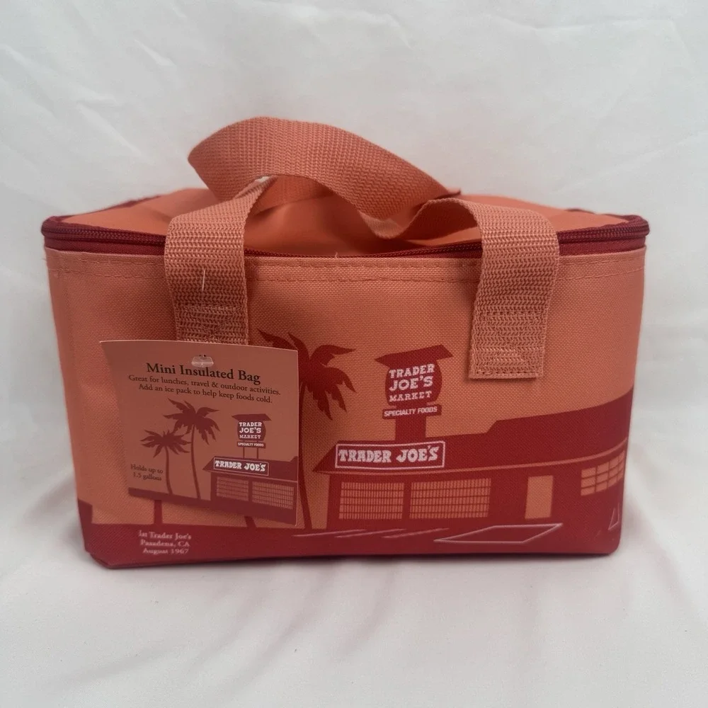 Trader Joe's Mini Lunch Tote Insulated Cooler Travel Beach Bag NWT - Picture 1 of 10
